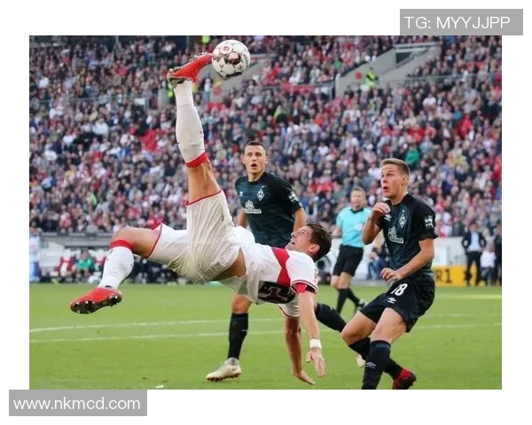 莫斯领衔球队新篇章 崭露头角的足球天才在绿茵场上闪耀光芒